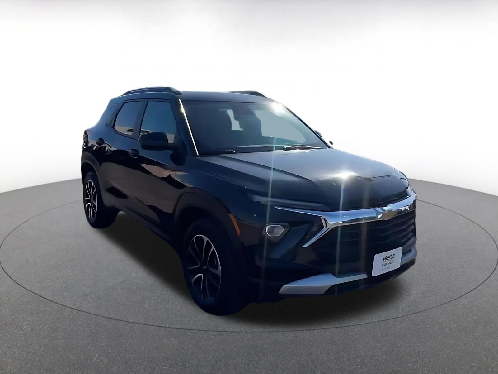 Used 2025 Chevrolet TrailBlazer LT image 3