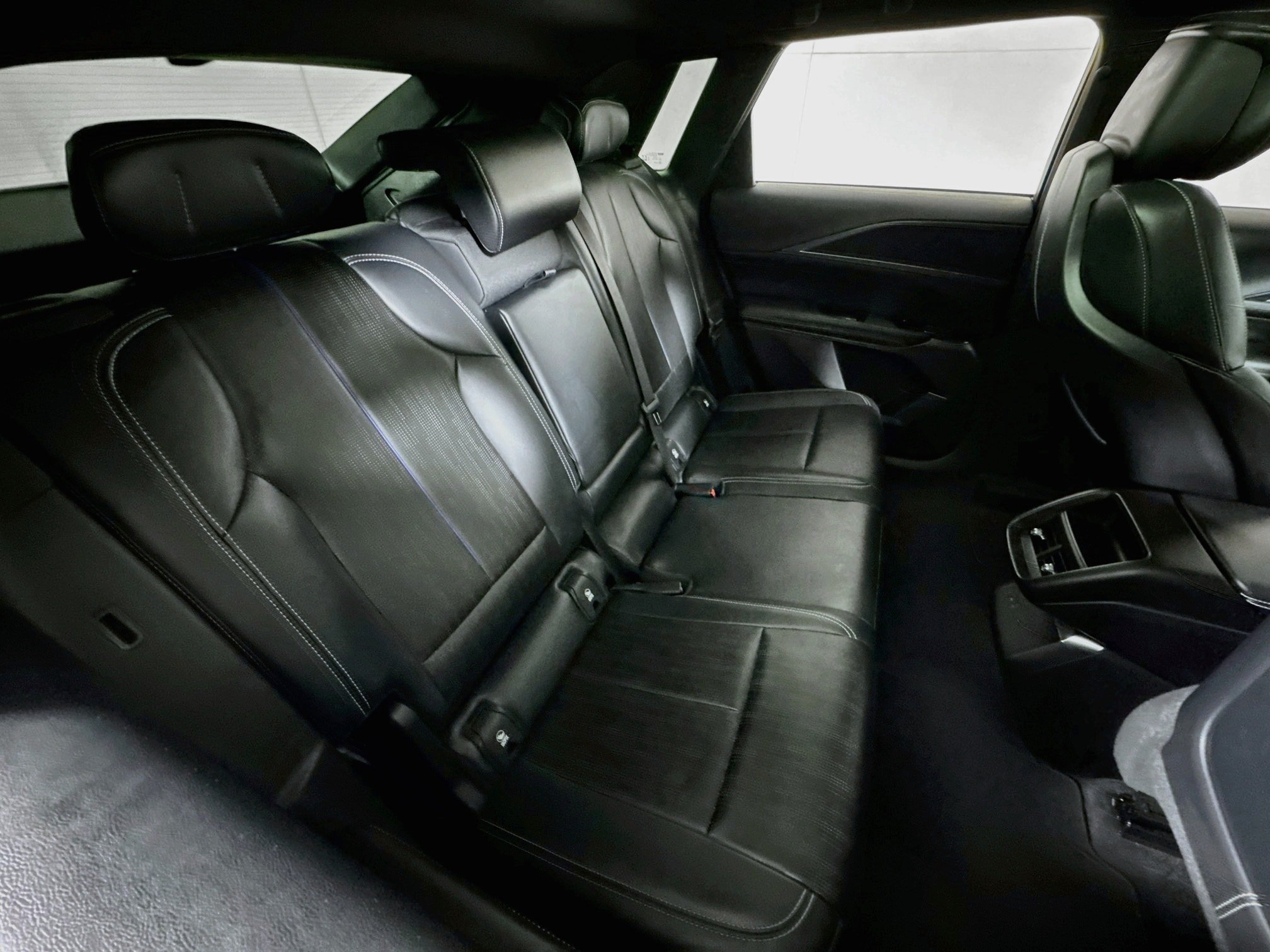 Used 2024 Cadillac Lyriq Luxury AWD/4WD image 25