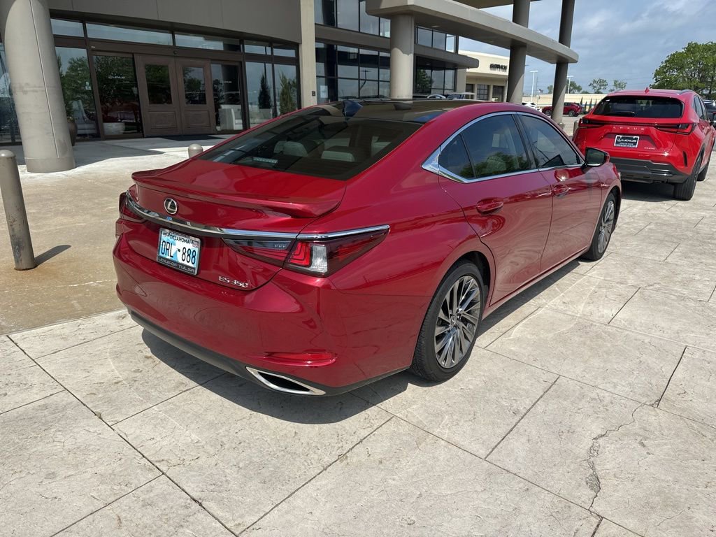Used 2025 Lexus ES 350 Ultra Luxury w/ Accessory Package (Z2) FWD image 4