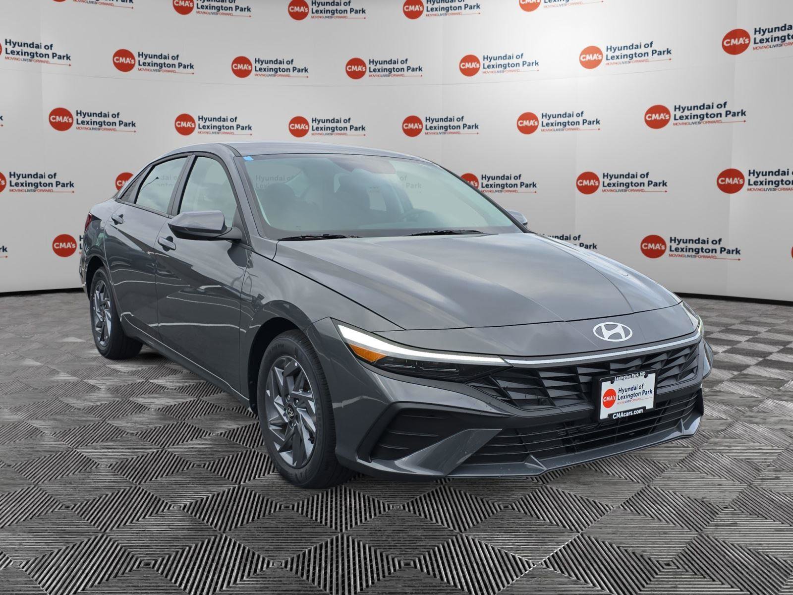 Used 2025 Hyundai Elantra Hybrid FWD image 1