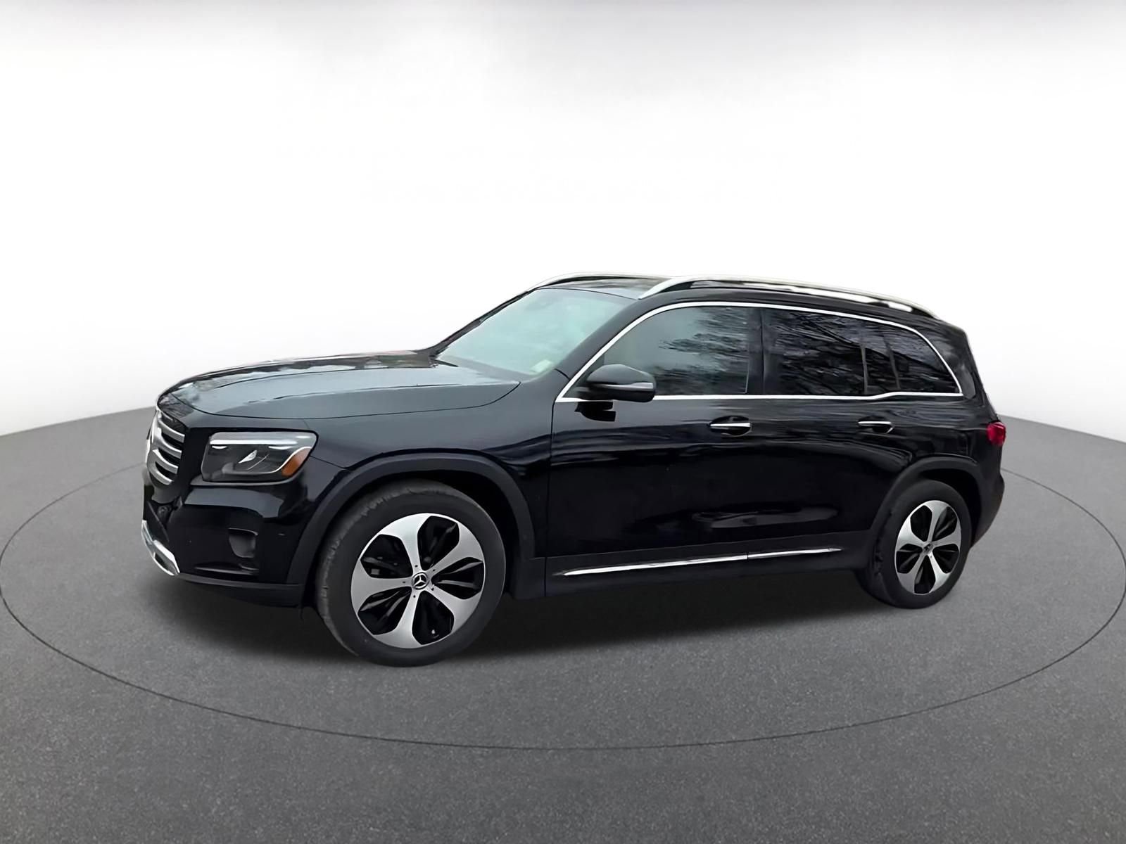 Used 2025 Mercedes-Benz GLB 250 image 8