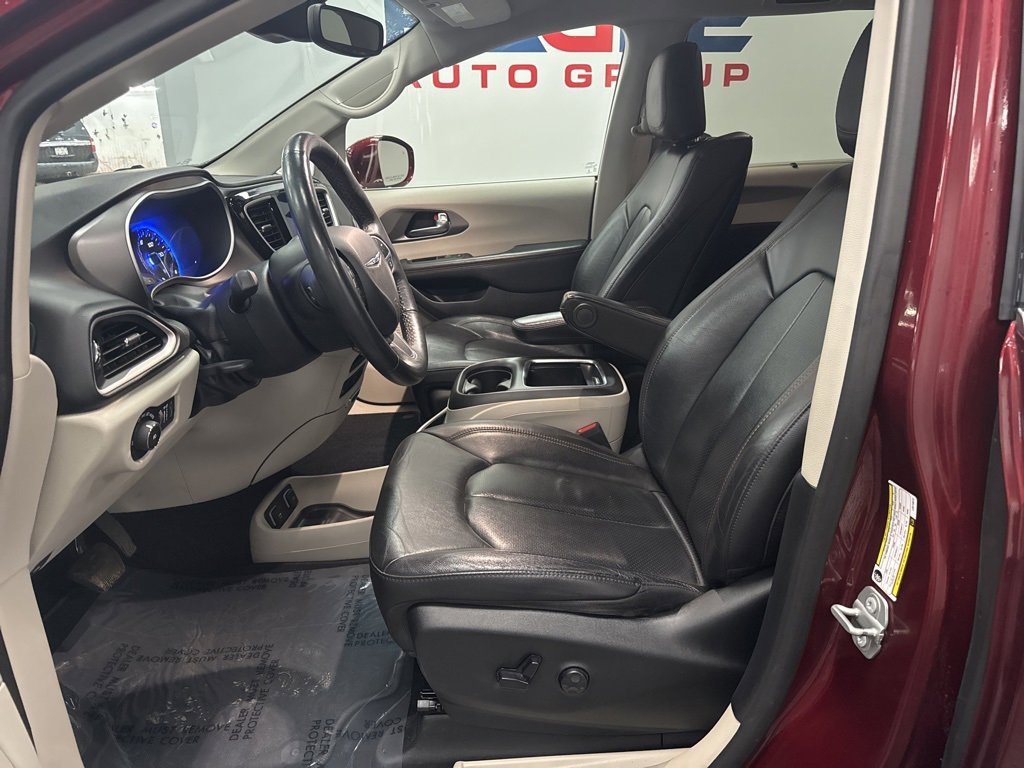 Used 2020 Chrysler Pacifica Touring-L Plus image 15