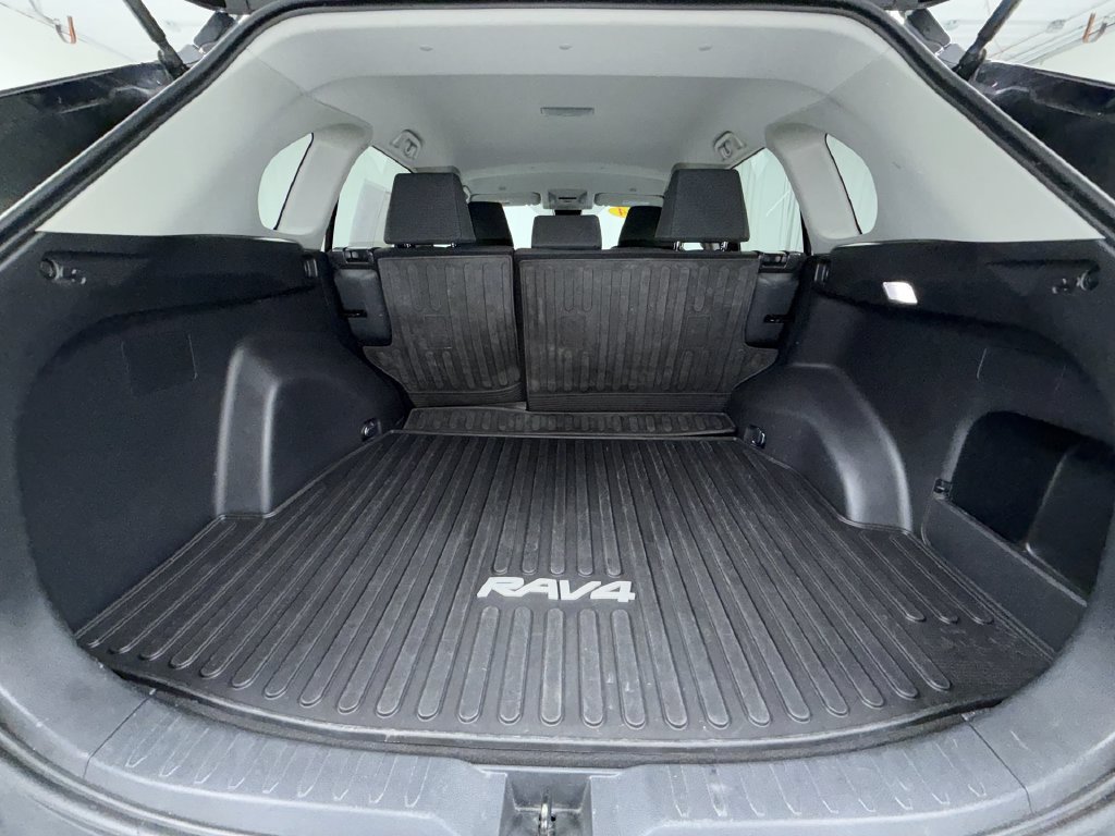Certified 2024 Toyota RAV4 LE AWD/4WD image 17