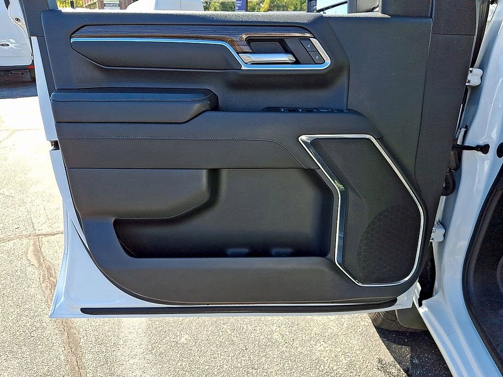 Used 2024 Chevrolet Silverado 3500 LT w/ Convenience Package image 12