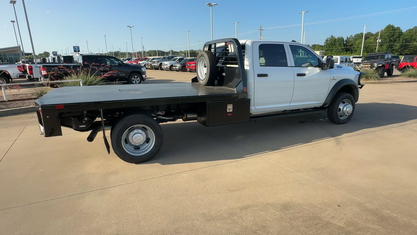 New 2025 RAM 5500 Tradesman AWD/4WD image 9