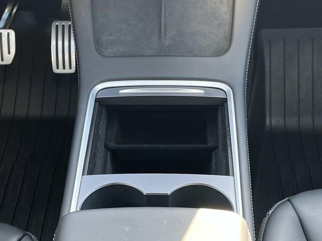 Used 2023 Tesla Model Y Performance AWD/4WD image 16