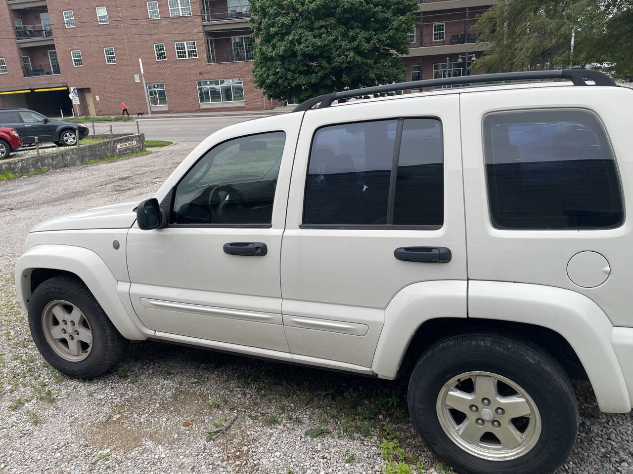 Used 2004 Jeep Liberty Limited AWD/4WD image 5