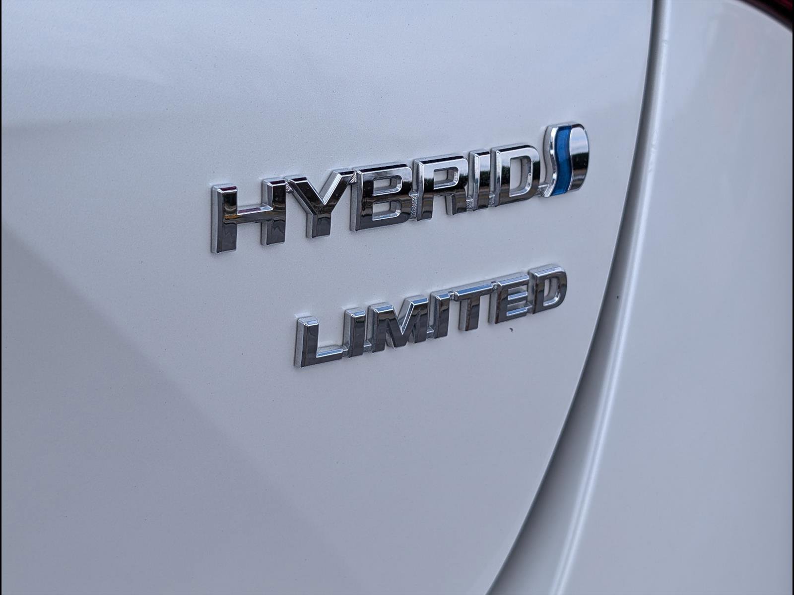 Used 2022 Toyota Prius Limited image 18