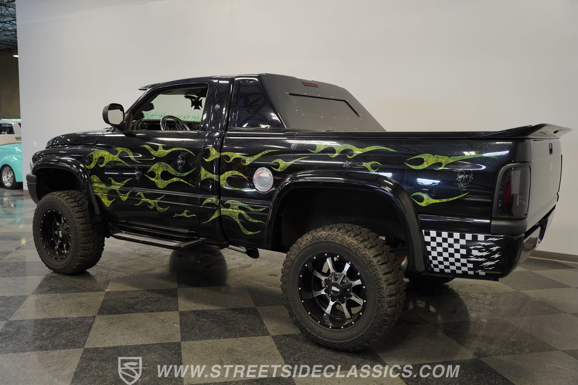 Used 1995 Dodge Ram 1500 Truck 4x4 Regular Cab image 9