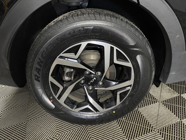 Used 2024 Kia Sportage LX image 17