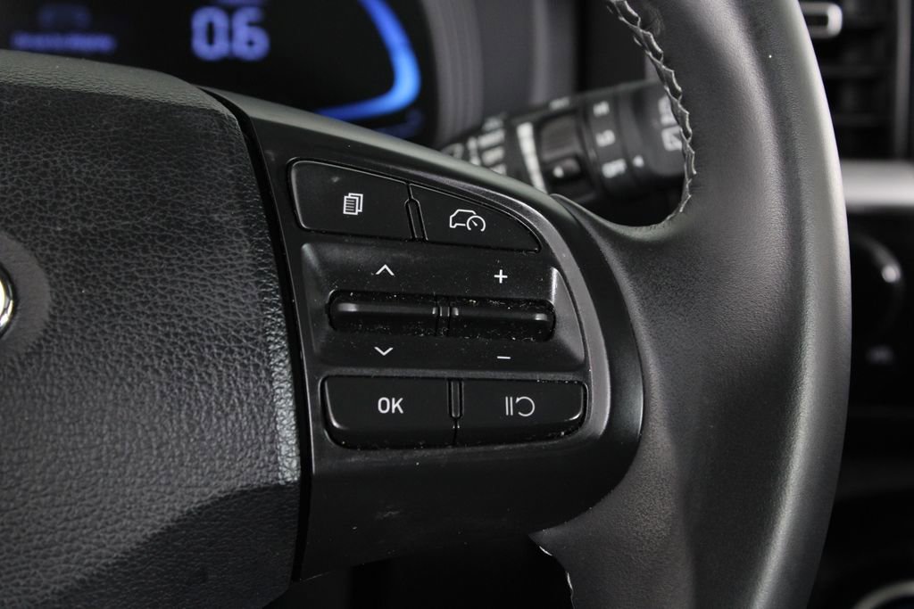 Certified 2024 Hyundai Venue SEL image 26