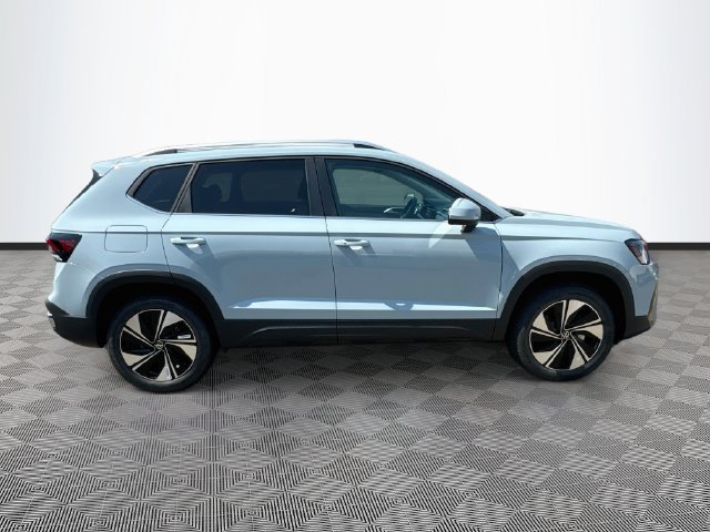 New 2026 Volkswagen Taos SE AWD/4WD image 8