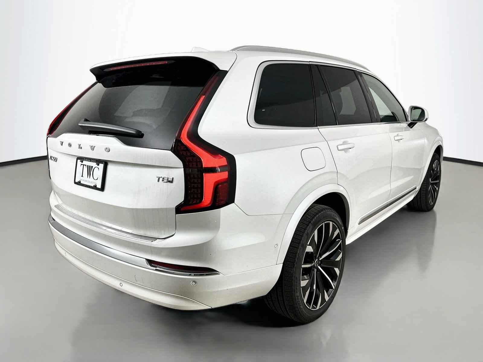 New 2026 Volvo XC90 T8 Plus w/ Protection Package AWD/4WD image 5