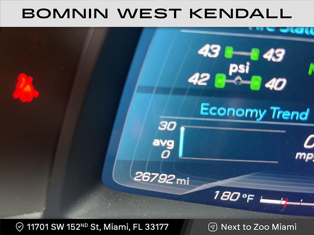 Used 2021 Chevrolet Corvette Stingray Coupe w/ Z51 Performance Package image 8