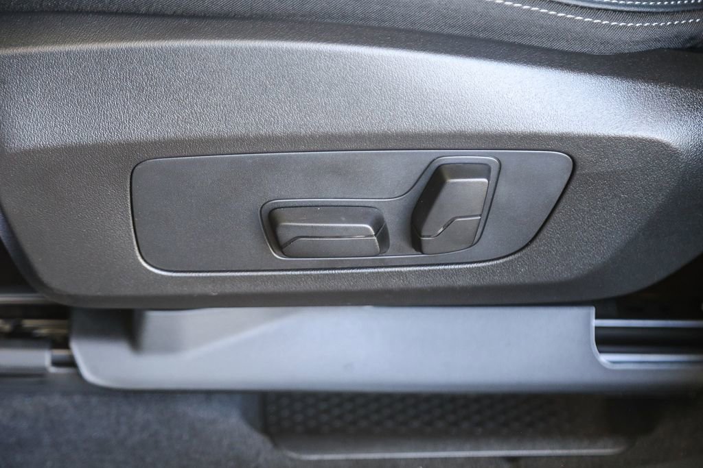 New 2026 BMW X2 xDrive28i w/ Technology Package AWD/4WD image 17