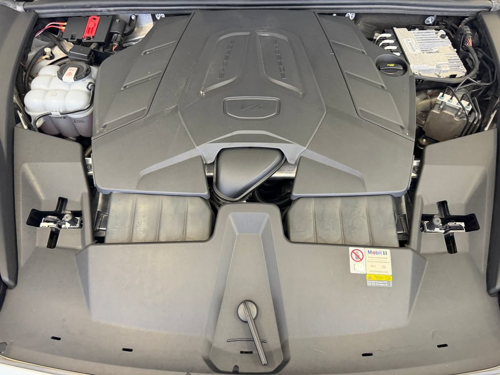 Certified 2024 Porsche Cayenne Coupe AWD/4WD image 27