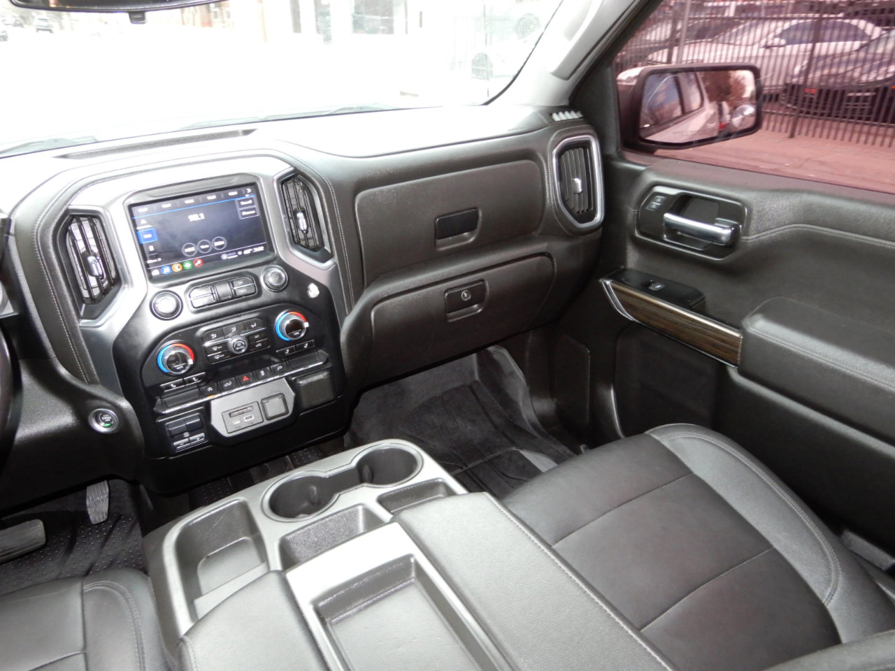 Used 2022 Chevrolet Silverado 1500 LT w/ Leather Package image 18