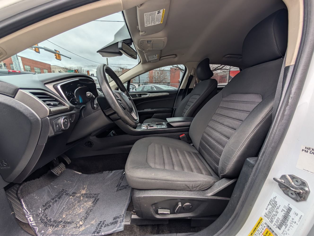 Used 2019 Ford Fusion SE image 15
