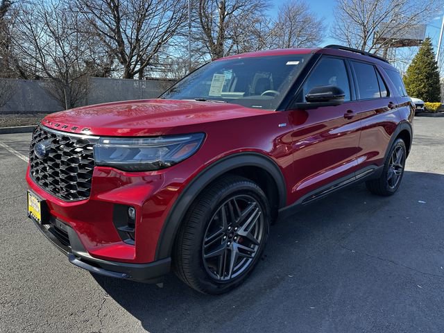Certified 2025 Ford Explorer ST-Line w/ ST-Line Street Pack image 9