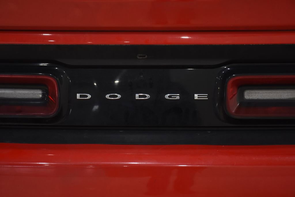 Used 2015 Dodge Challenger SXT w/ Driver Convenience Group image 29