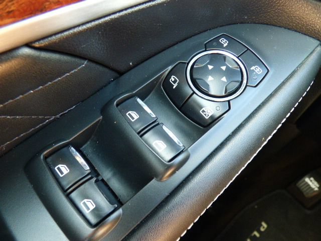 Used 2017 Ford Explorer Platinum AWD/4WD image 35