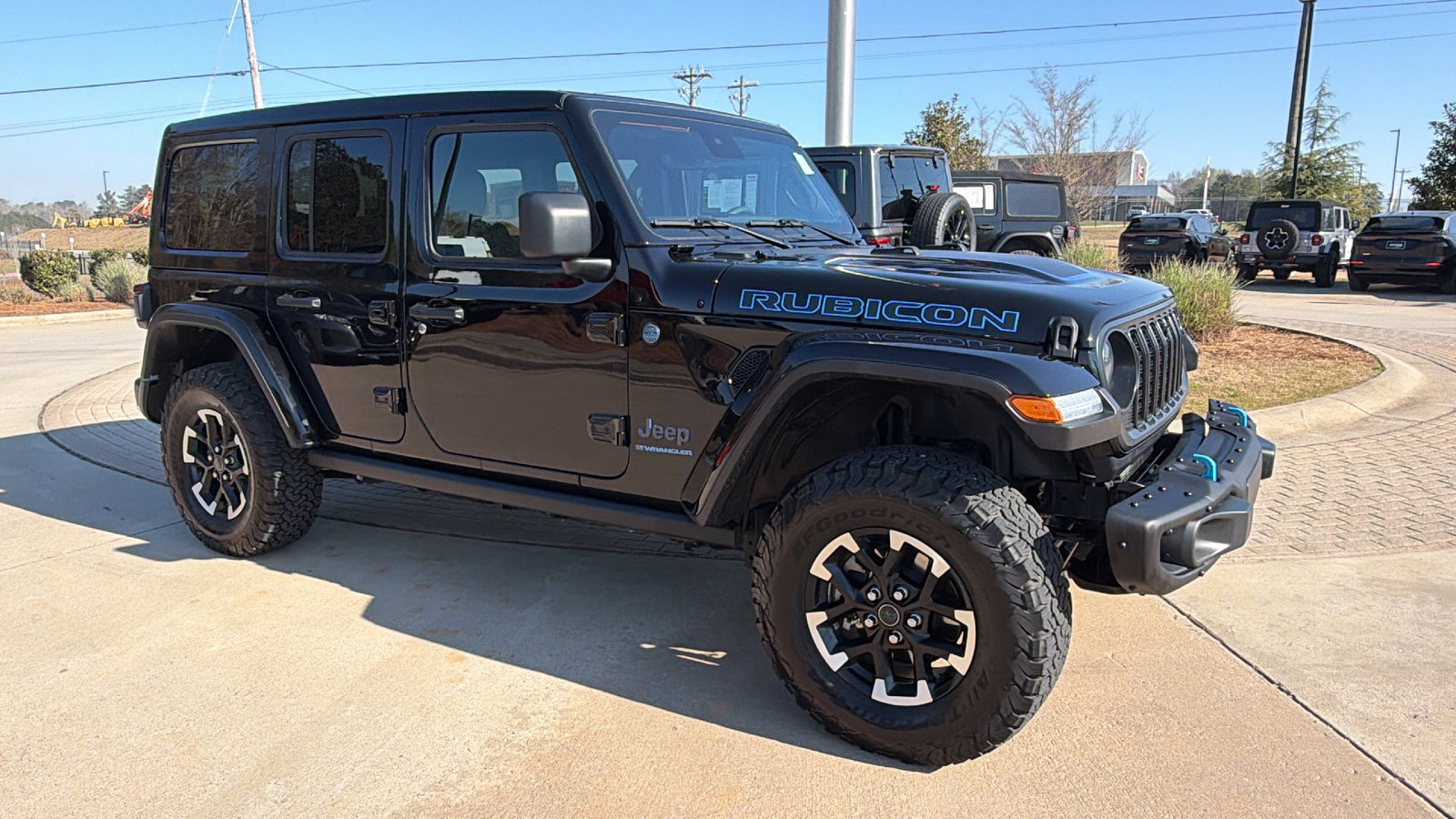 Used 2025 Jeep Wrangler Unlimited Rubicon 4xe image 5