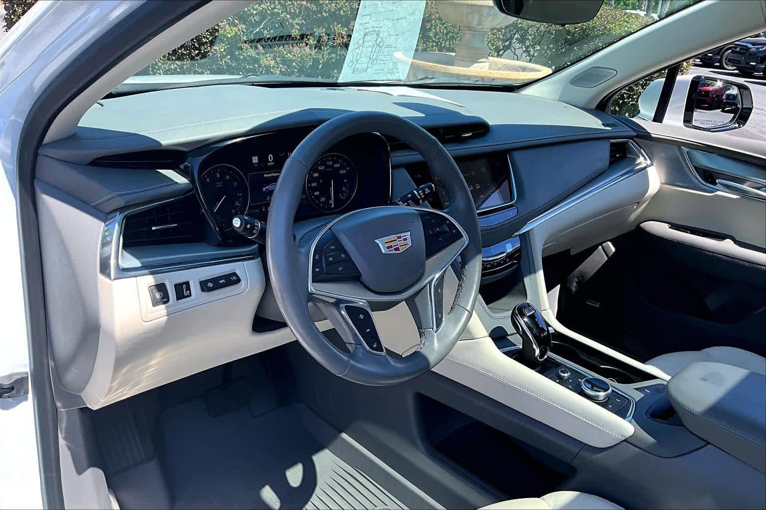 Used 2024 Cadillac XT5 Premium Luxury w/ Technology Package FWD image 18