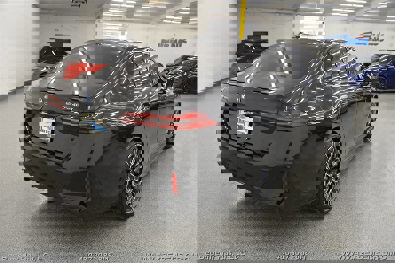 Used 2025 BMW i5 eDrive40i w/ M Sport Package image 10