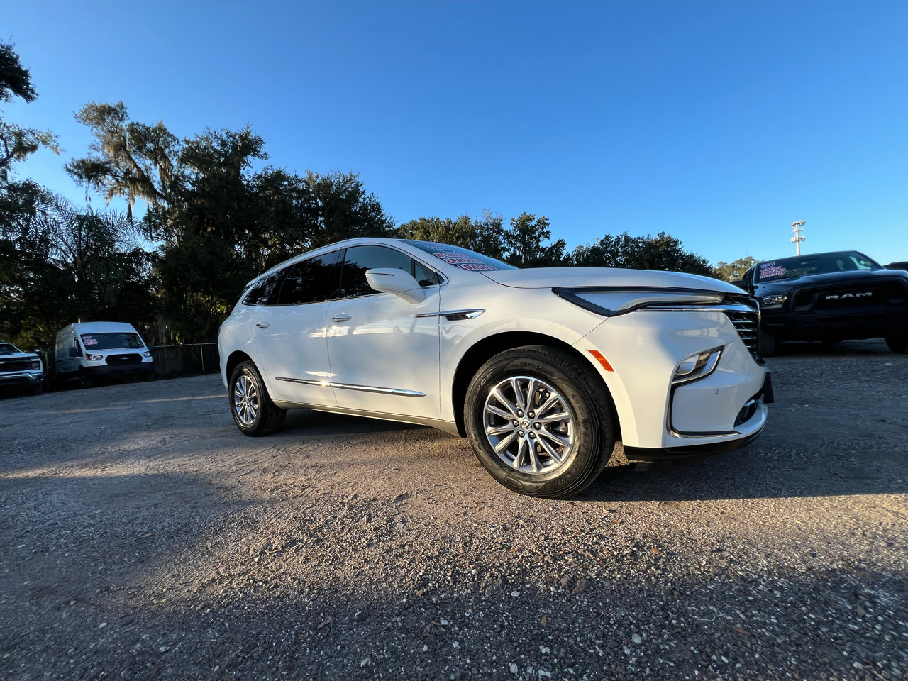 Used 2023 Buick Enclave Essence image 39