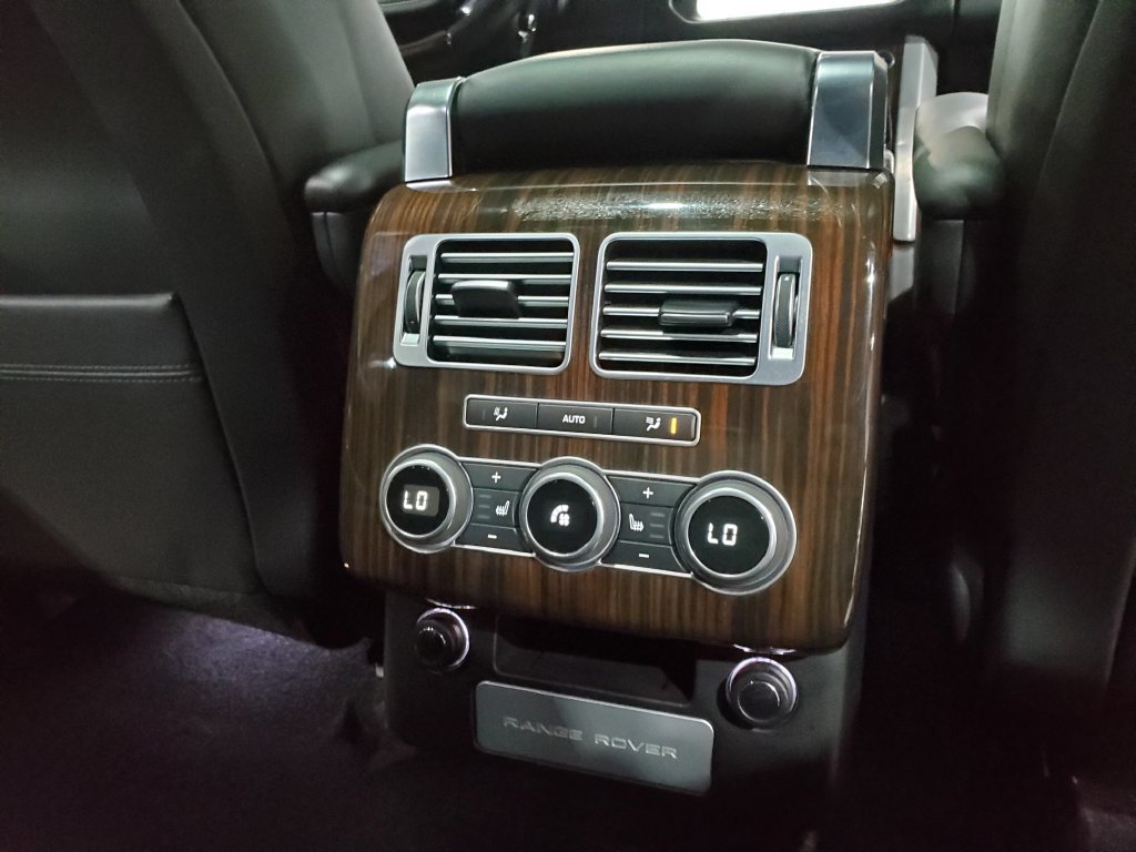 Used 2017 Land Rover Range Rover Supercharged AWD/4WD image 22