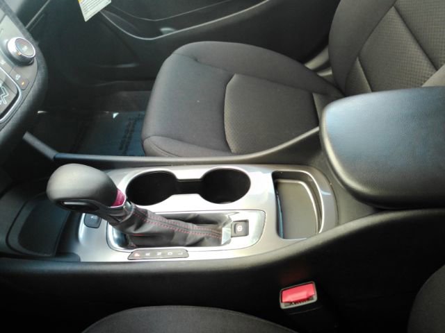 Used 2025 Chevrolet Malibu RS FWD image 37