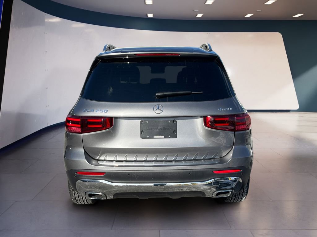 Certified 2025 Mercedes-Benz GLB 250 4MATIC image 4