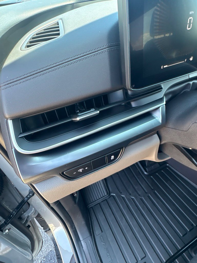New 2027 Kia Carnival LX FWD image 18