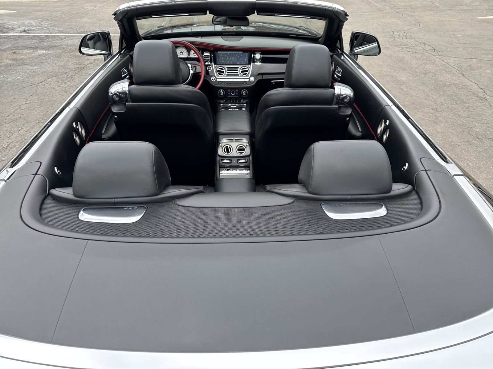 Used 2018 Rolls-Royce Dawn image 18