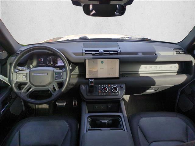 Used 2023 Land Rover Defender 130 X-Dynamic SE image 19