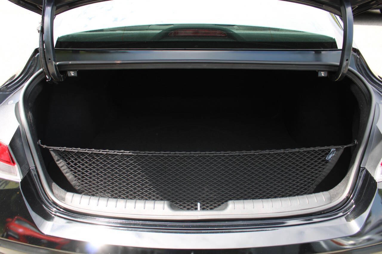 Used 2024 Hyundai Elantra SEL FWD image 17