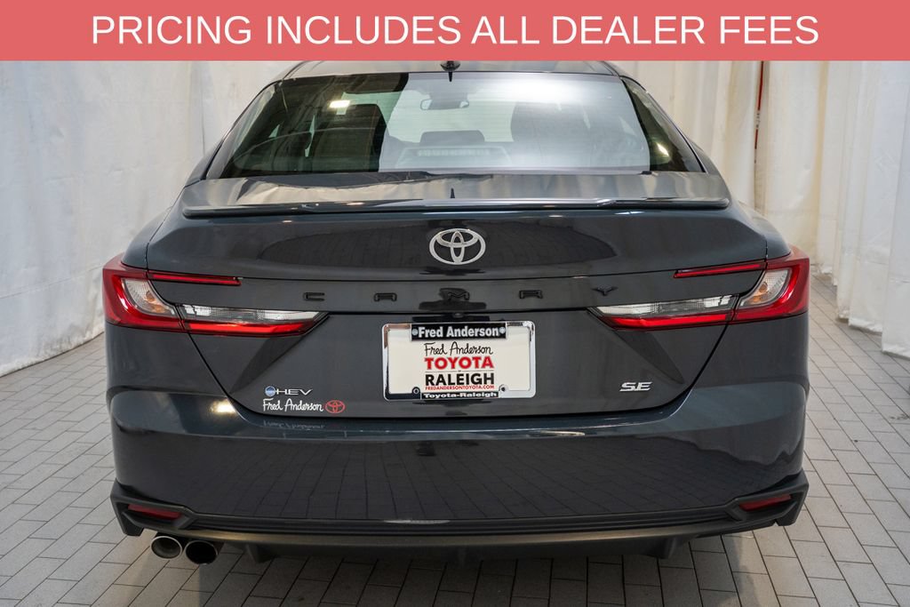 Used 2025 Toyota Camry SE FWD image 4