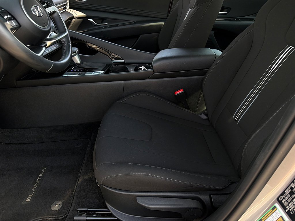 Certified 2023 Hyundai Elantra SEL w/ Convenience Package image 11