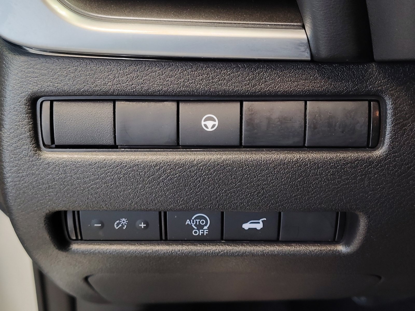 Certified 2026 Nissan Rogue SV FWD image 25