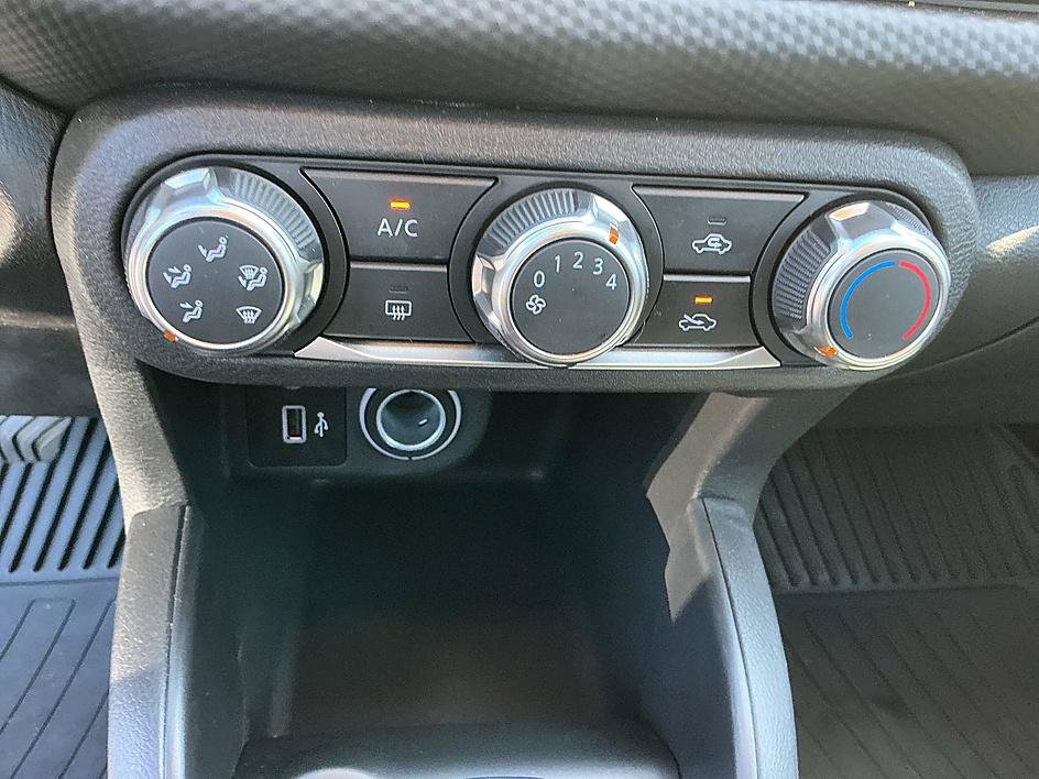 Certified 2025 Nissan Kicks Play S FWD image 19