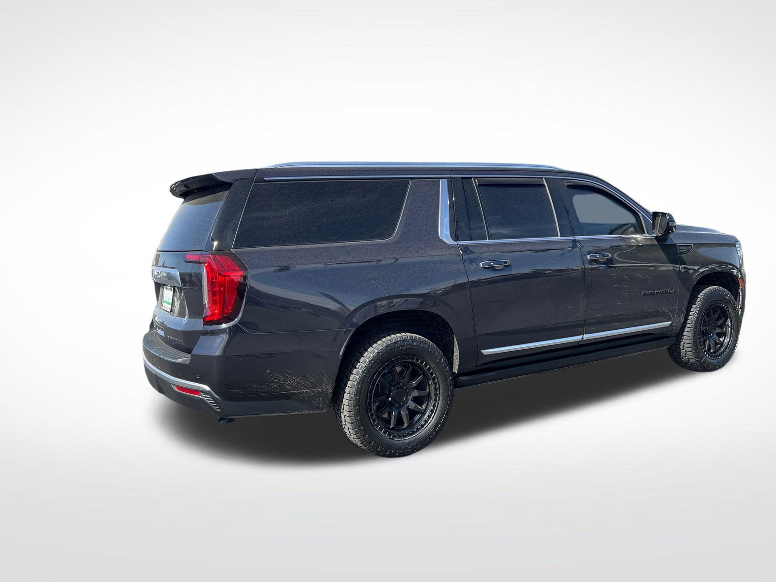 Used 2023 GMC Yukon XL Denali w/ Denali Reserve Package AWD/4WD image 3