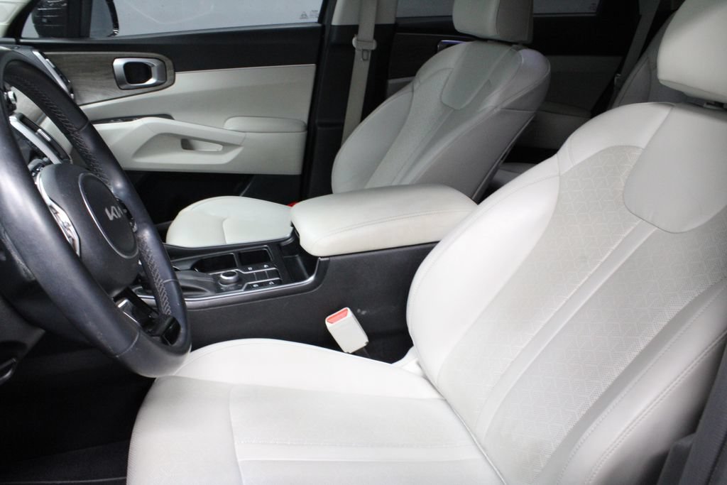 Used 2023 Kia Sorento S w/ Panoramic Sunroof Package AWD/4WD image 23