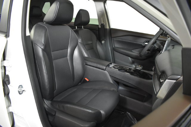 Certified 2023 Nissan Rogue SV w/ SV Premium B Package AWD/4WD image 33