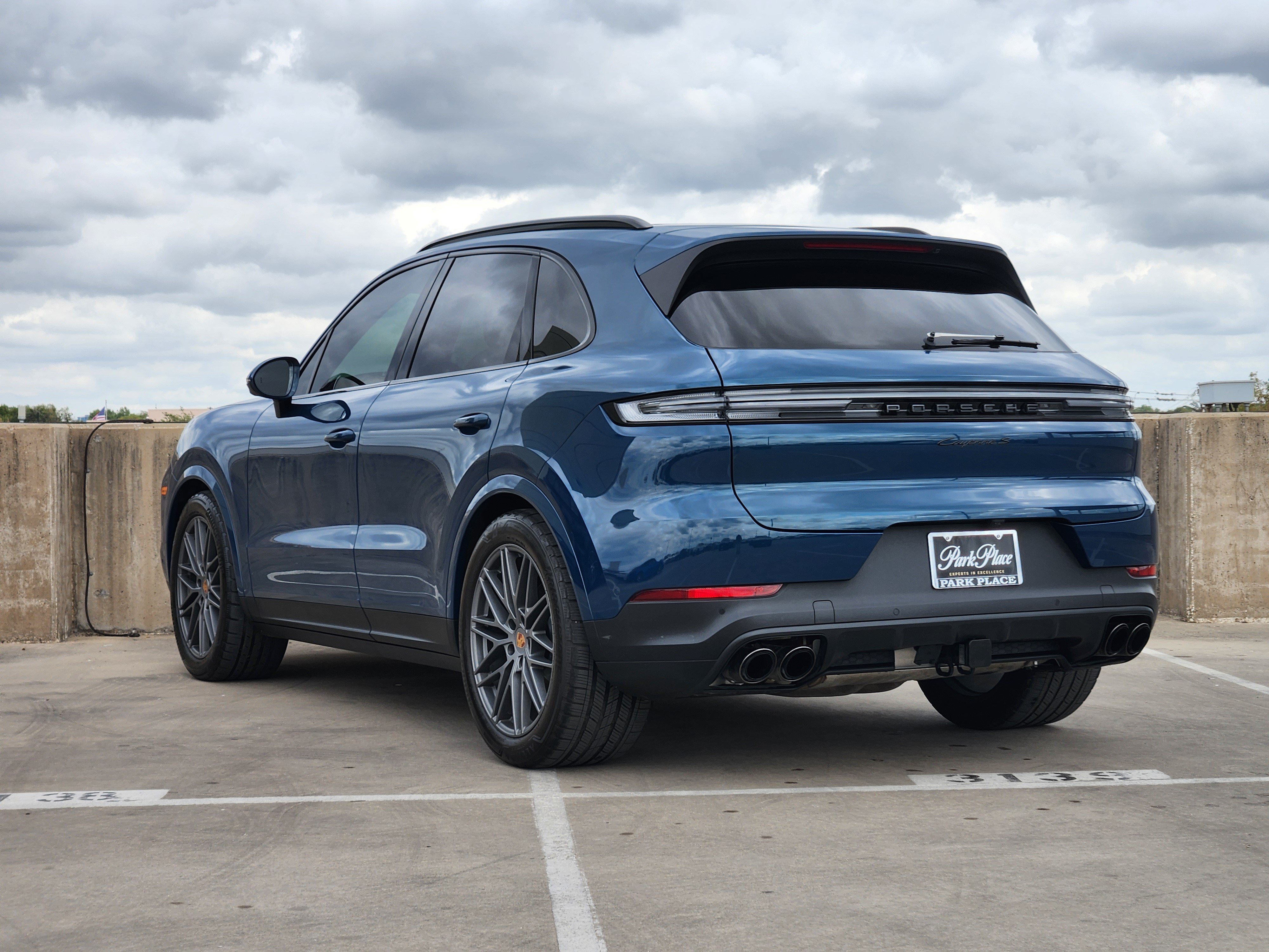 Certified 2025 Porsche Cayenne S AWD/4WD image 3