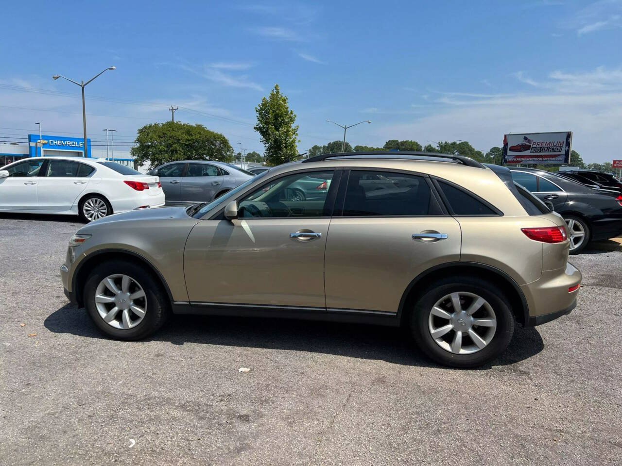 Used 2005 INFINITI FX35 AWD image 2