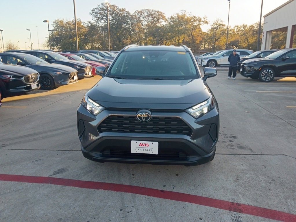 Used 2025 Toyota RAV4 XLE image 5