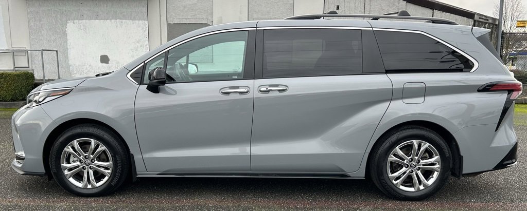 Certified 2023 Toyota Sienna XSE image 8