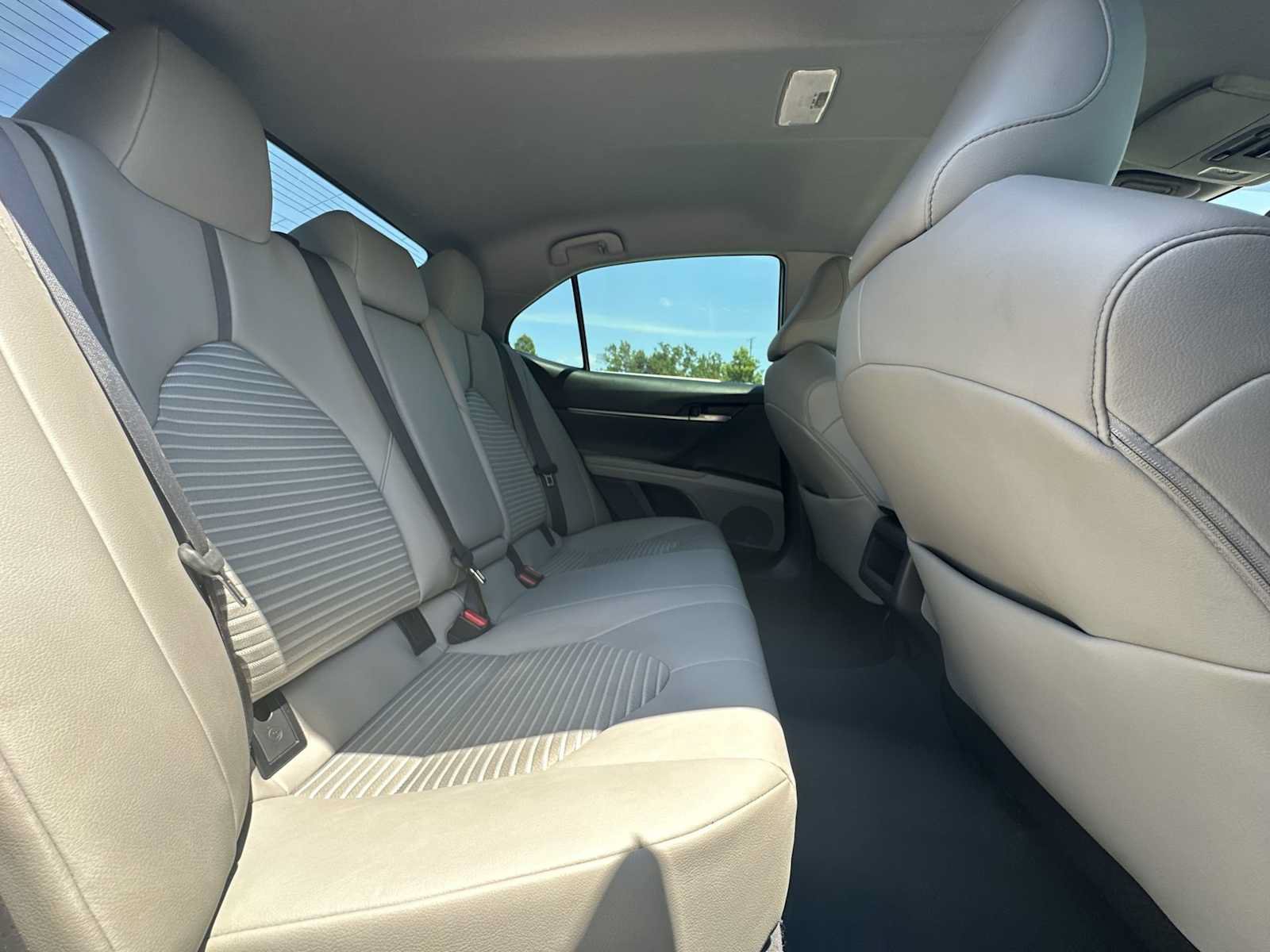 Used 2023 Toyota Camry SE FWD image 29