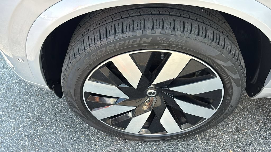 Certified 2023 Volvo XC90 T8 Ultimate AWD/4WD image 32