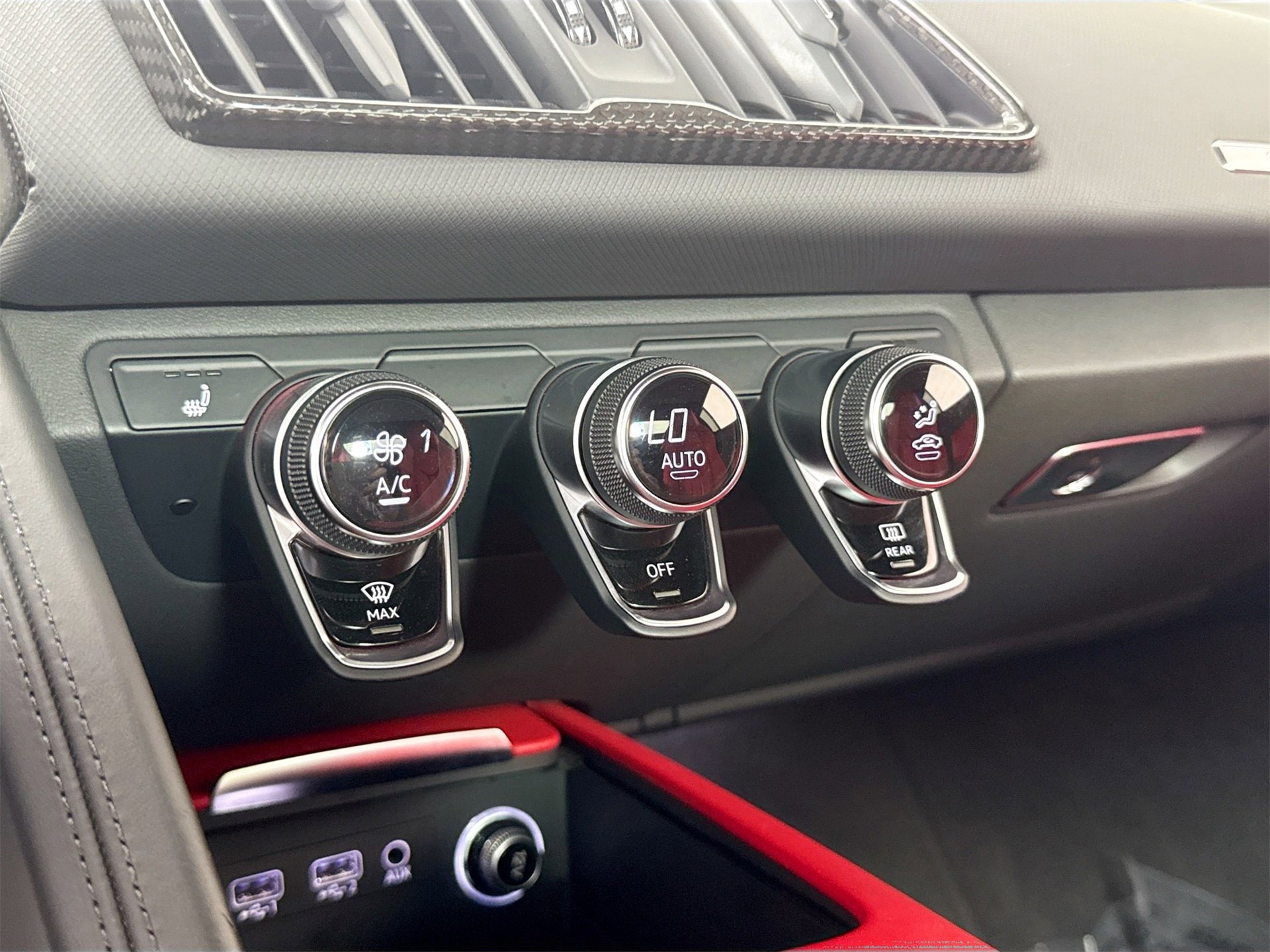 Used 2018 Audi R8 V10 w/ Premium Package image 12